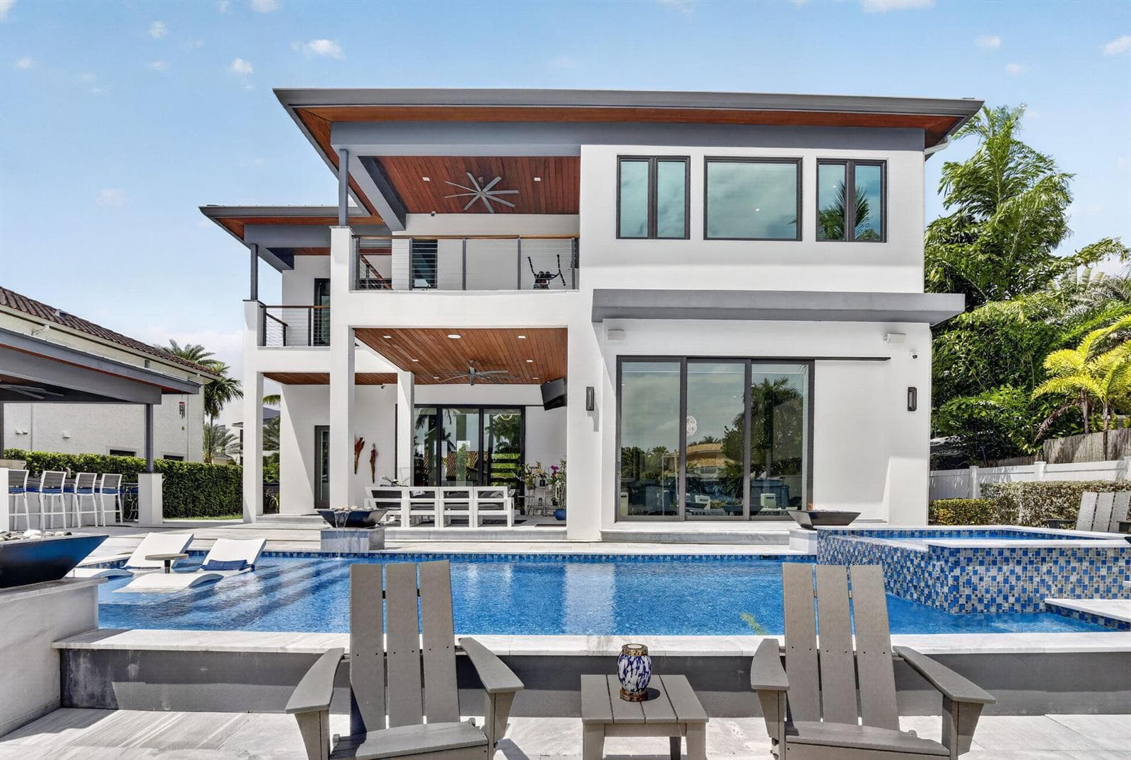 334 Isle Of Capri Drive, Fort Lauderdale, FL 33301 photo 2