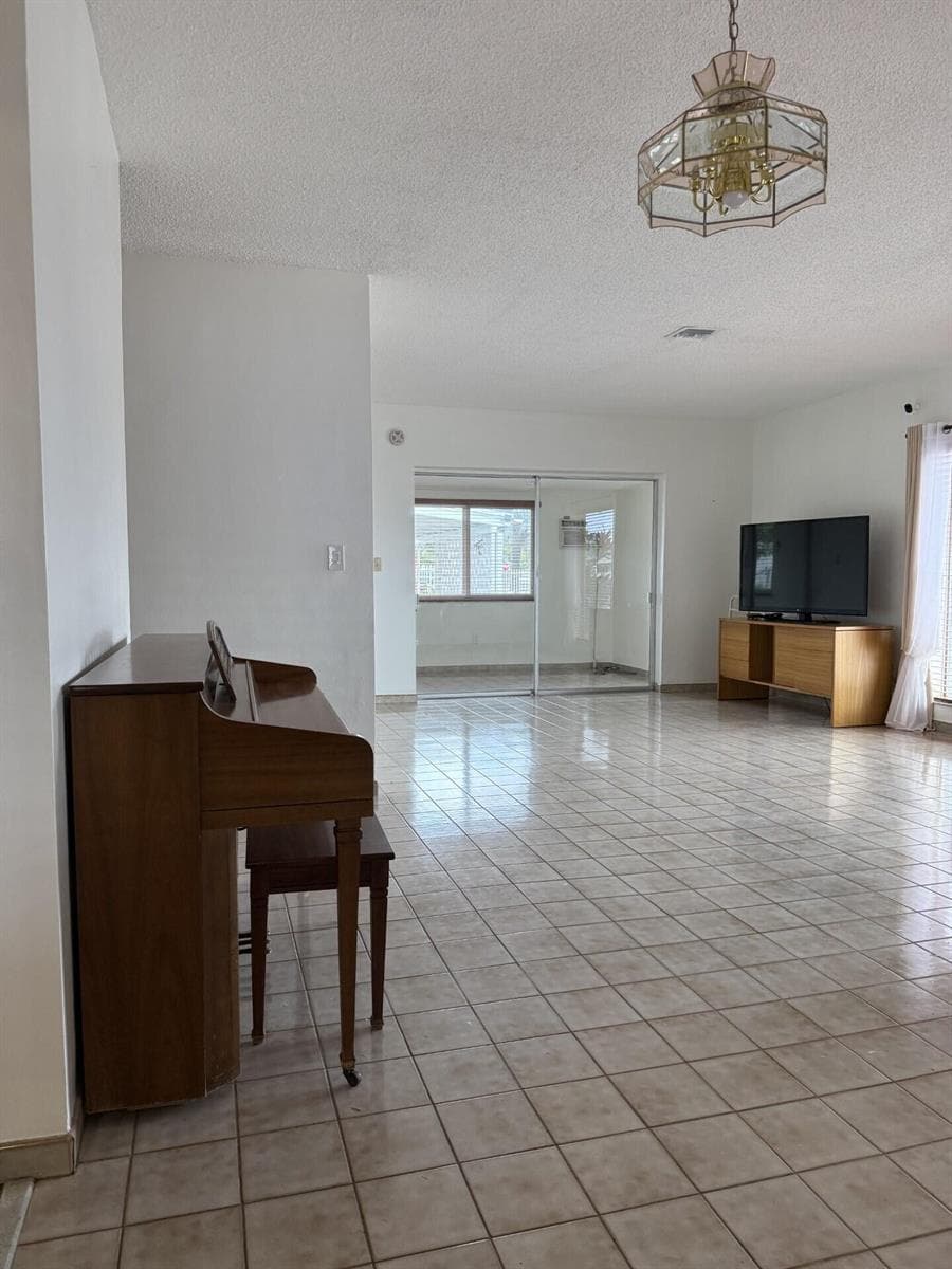 957 W 67th Street, Hialeah, FL 33012 photo 3