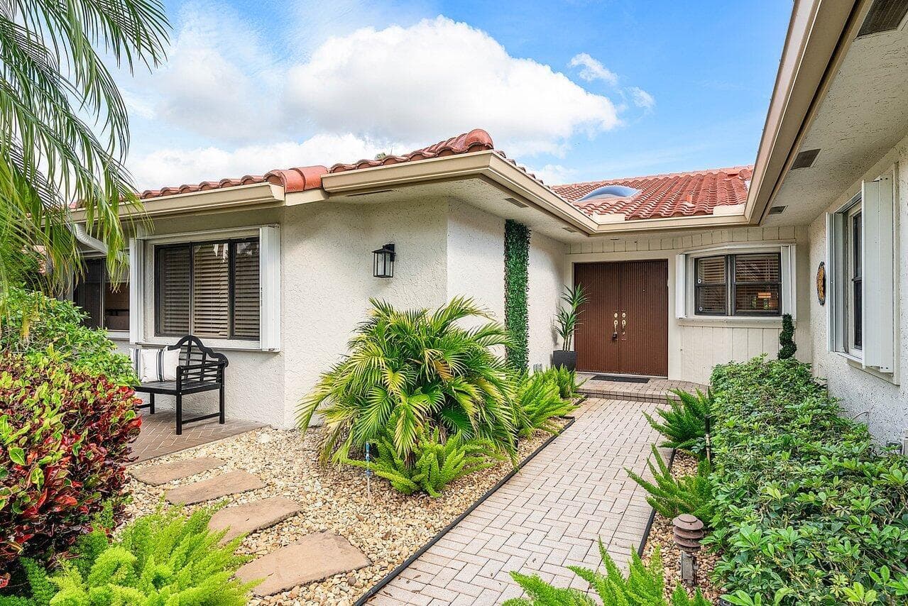 18 Bristol Lane, Boynton Beach, FL 33436 photo 5