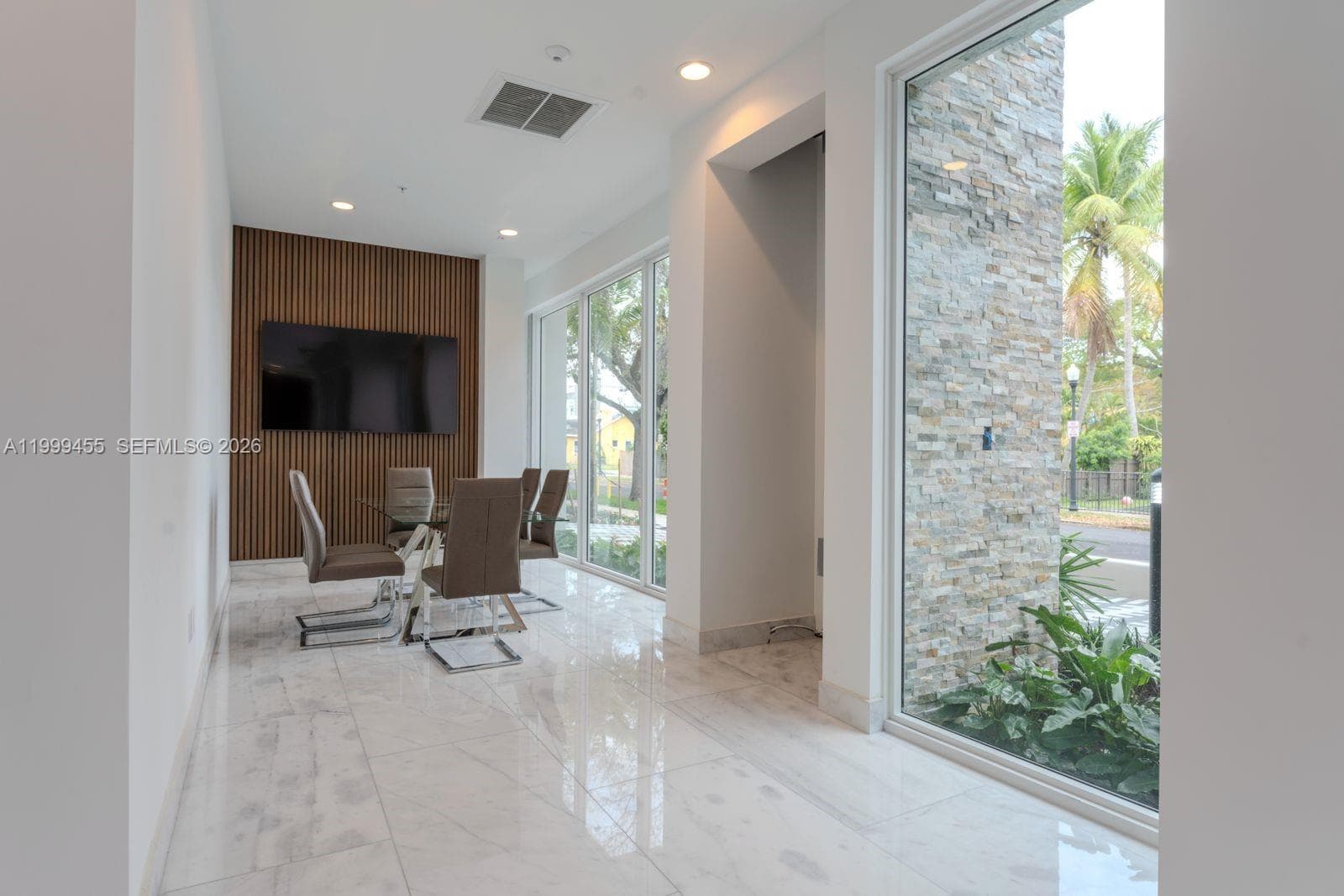 1850 Monroe St # 410, Hollywood, FL 33020