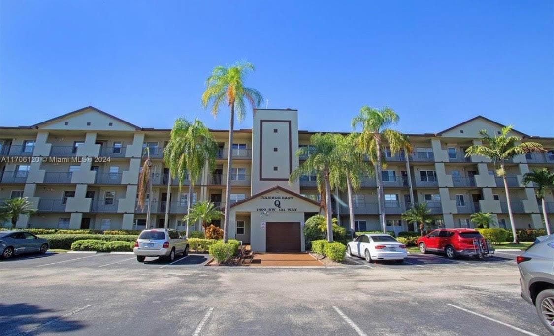 1400 SW 131st Way # 408q, Pembroke Pines, FL 33027 photo 2