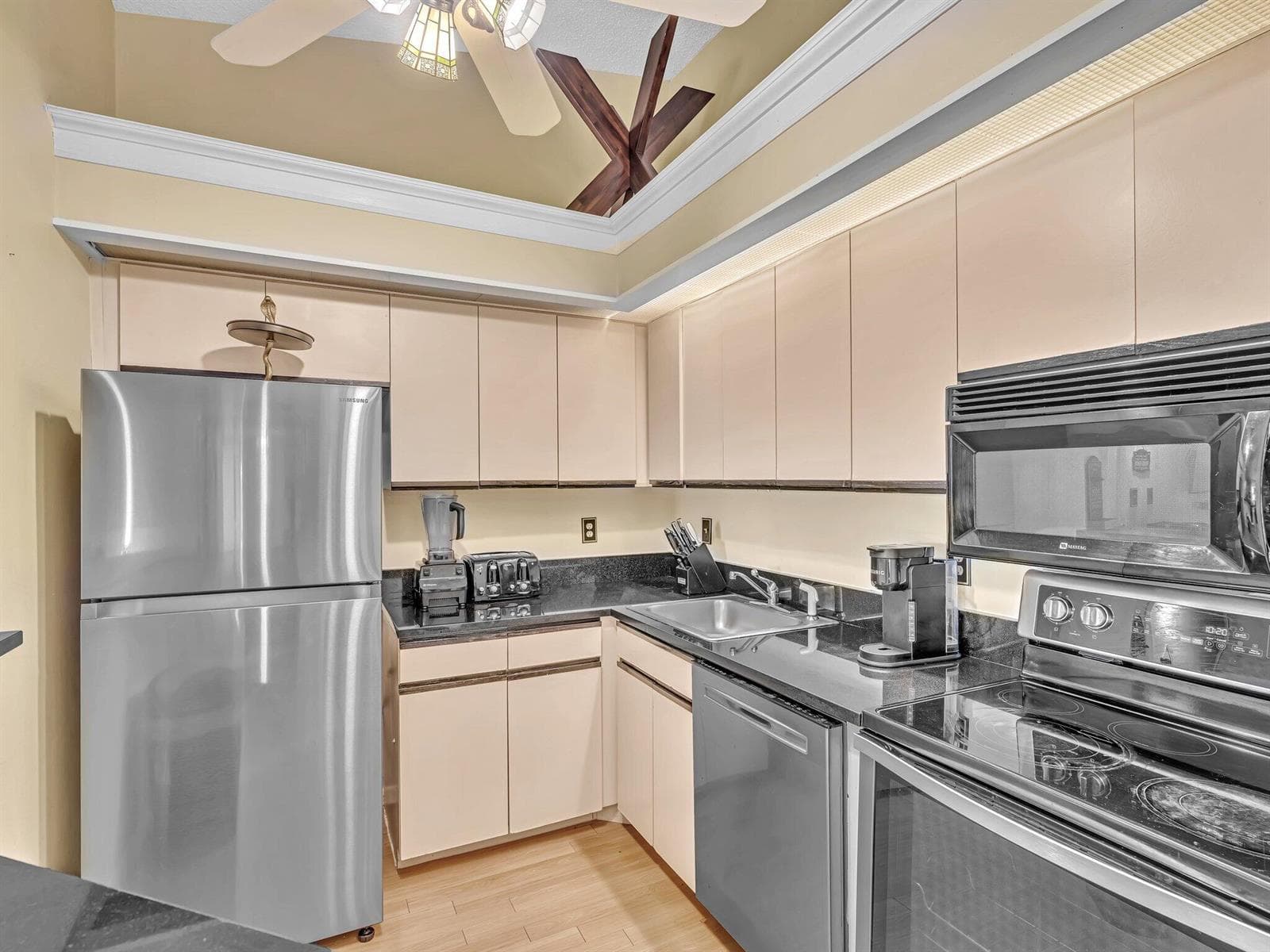 1109 Duncan Circle # 202, Palm Beach Gardens, FL 33418 photo 3