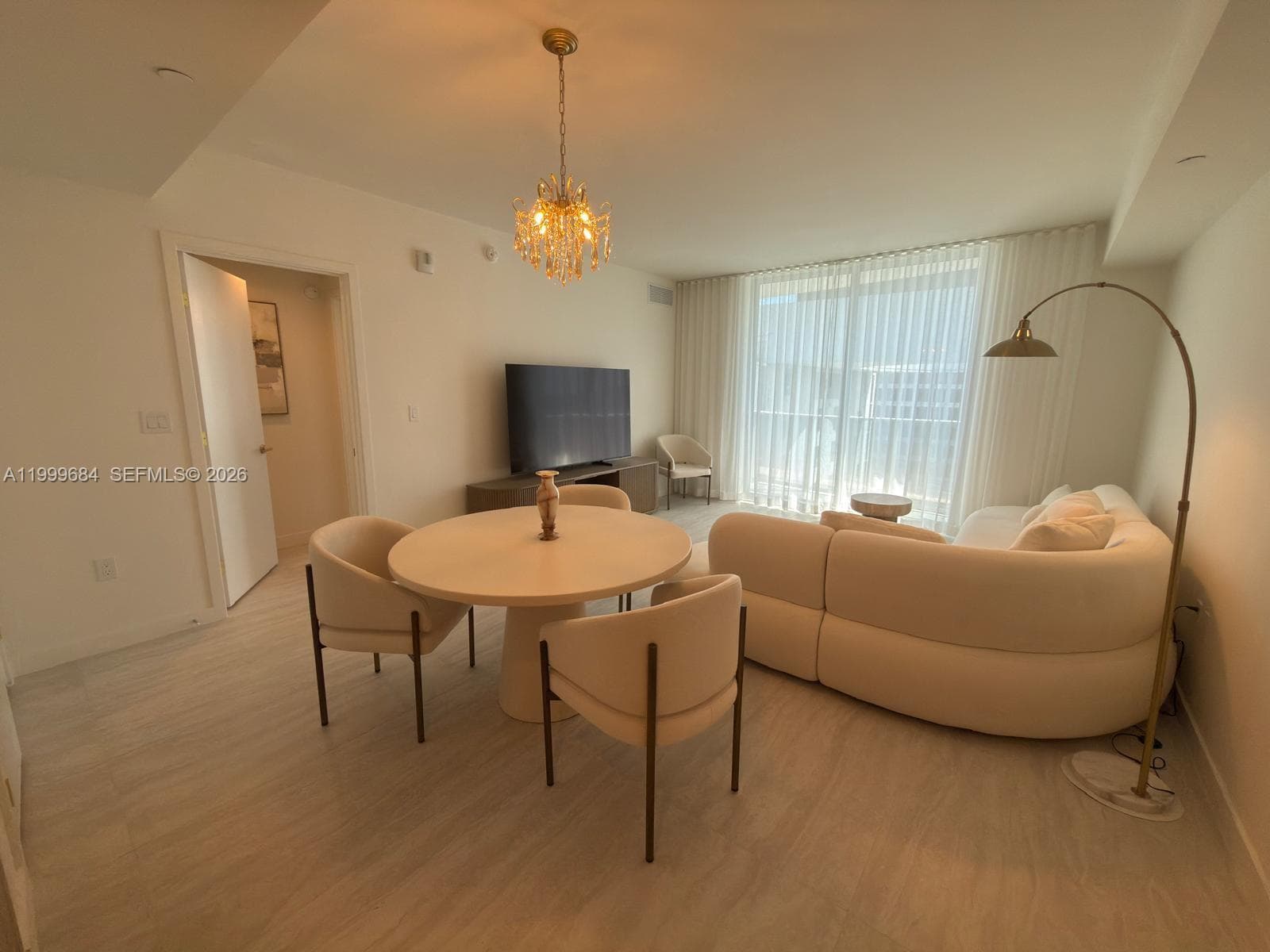 77 SE 5TH Street # 4214, Miami, FL 33131 photo 4