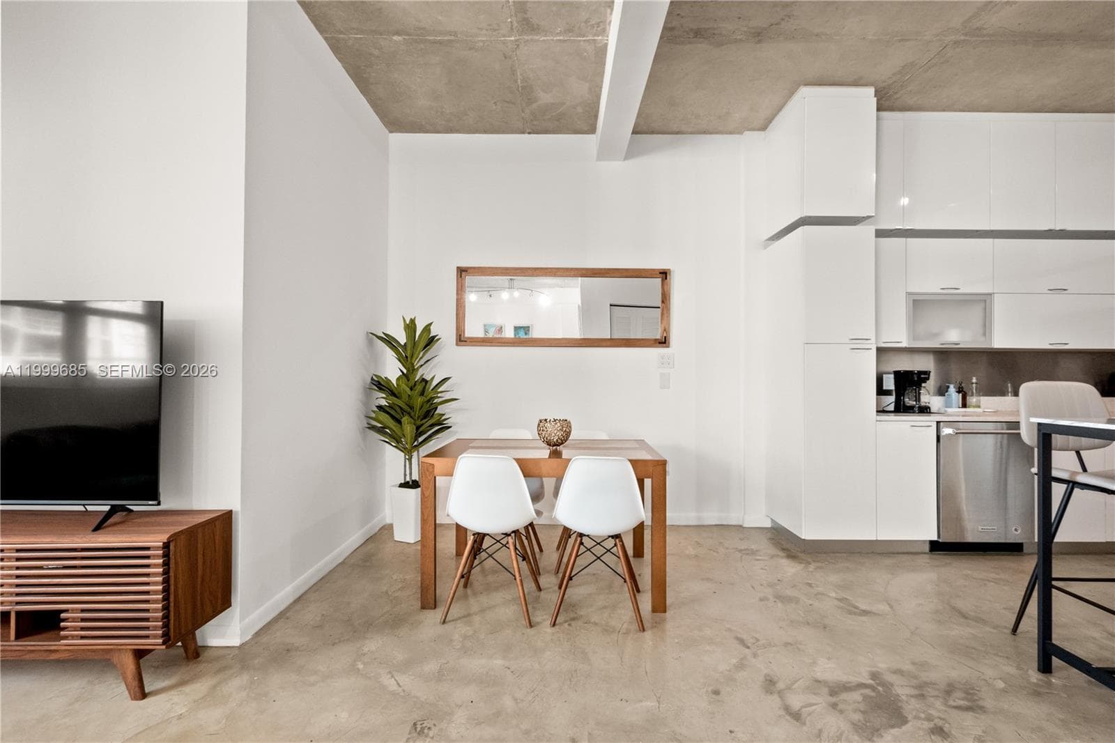 234 NE 3rd St # 1704, Miami, FL 33132 photo 2
