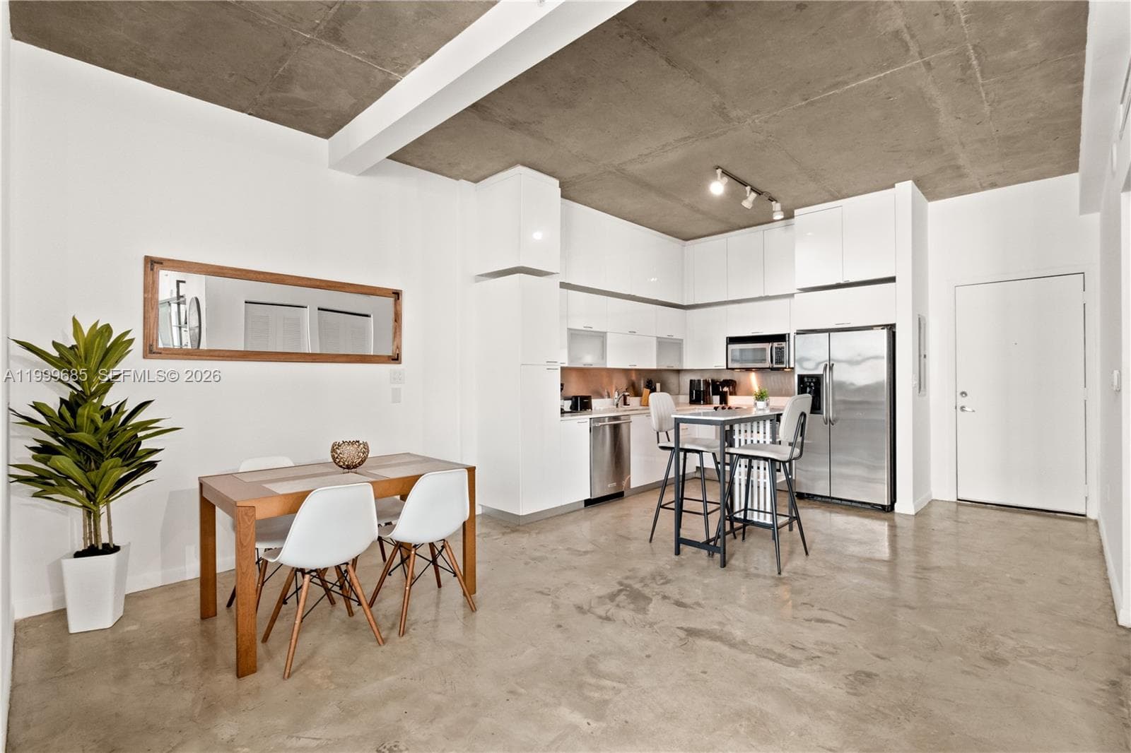 234 NE 3rd St # 1704, Miami, FL 33132 photo 5