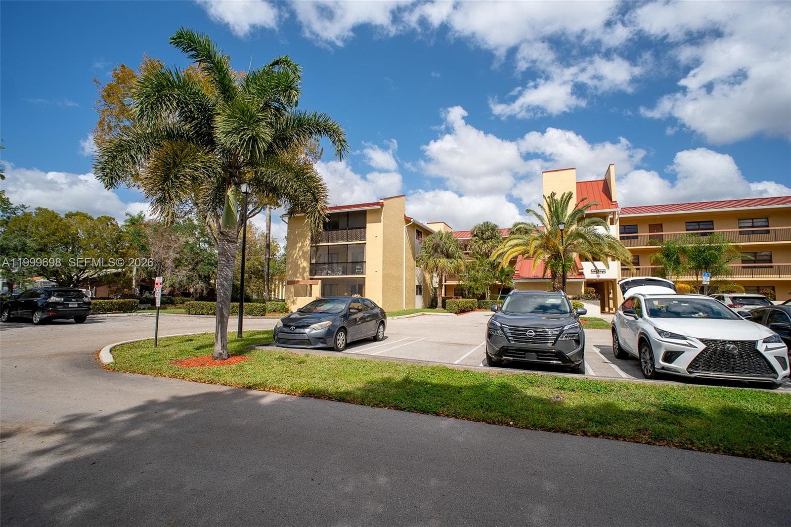 2083 Coral Ridge Dr # N302, Coral Springs, FL 33071