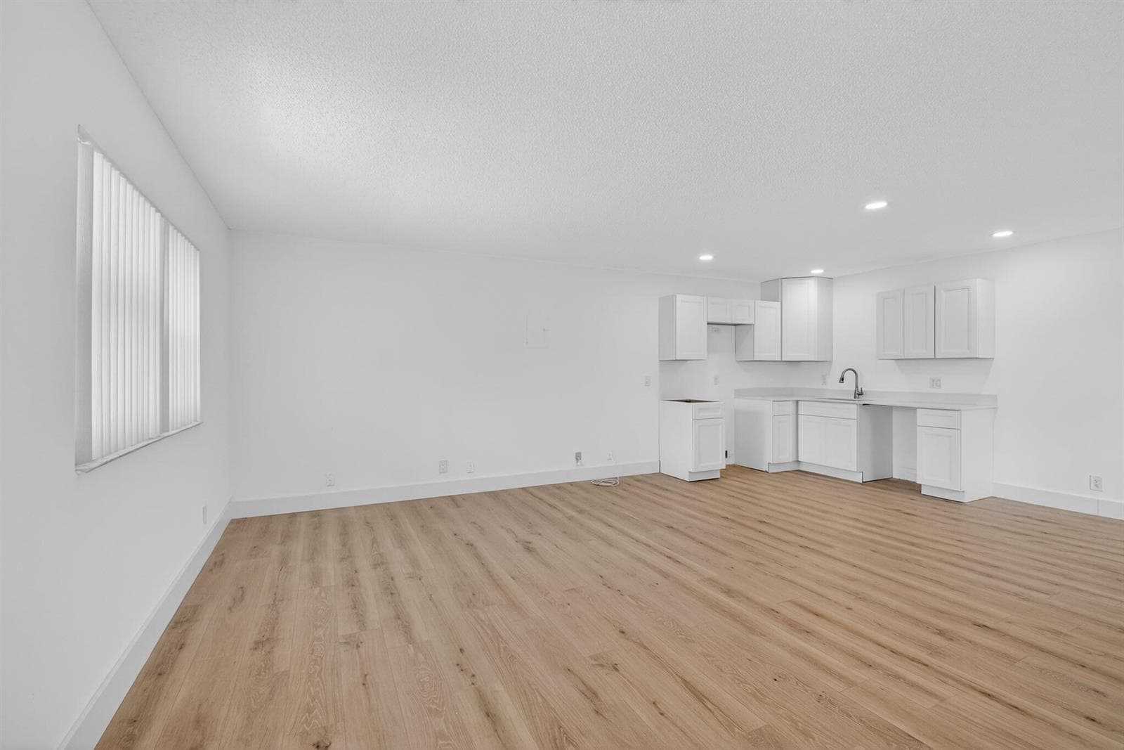 155 Seville G, Delray Beach, FL 33446 photo 2