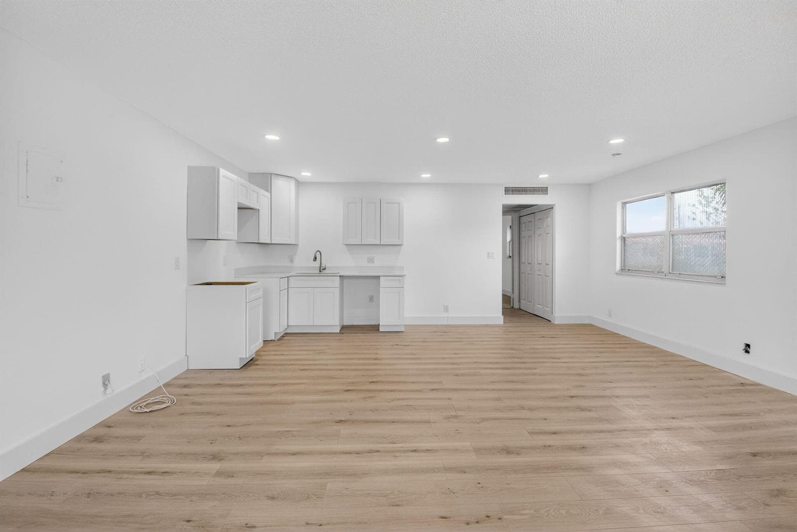 155 Seville G, Delray Beach, FL 33446 photo 4