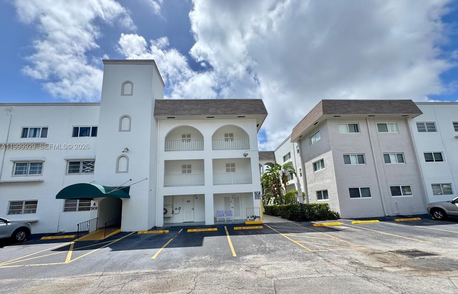 581 Blue Heron Drive # 221-B, Hallandale Beach, FL 33009 photo 2