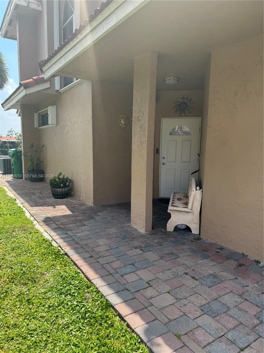 8270 NW 191st Ln # 13L, Hialeah, FL 33015 photo 2