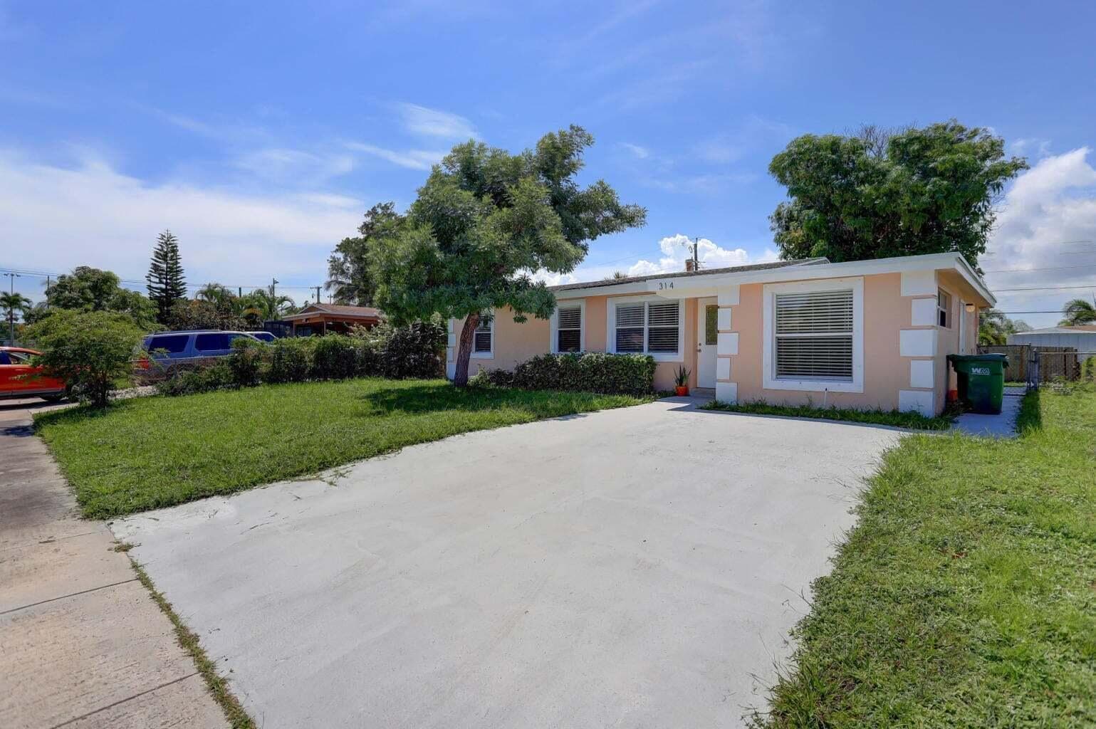 314 NW 12th Avenue, Delray Beach, FL 33444 photo 2