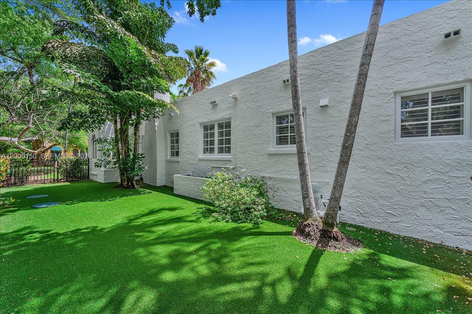1102 Genoa St, Coral Gables, FL 33134 photo 2
