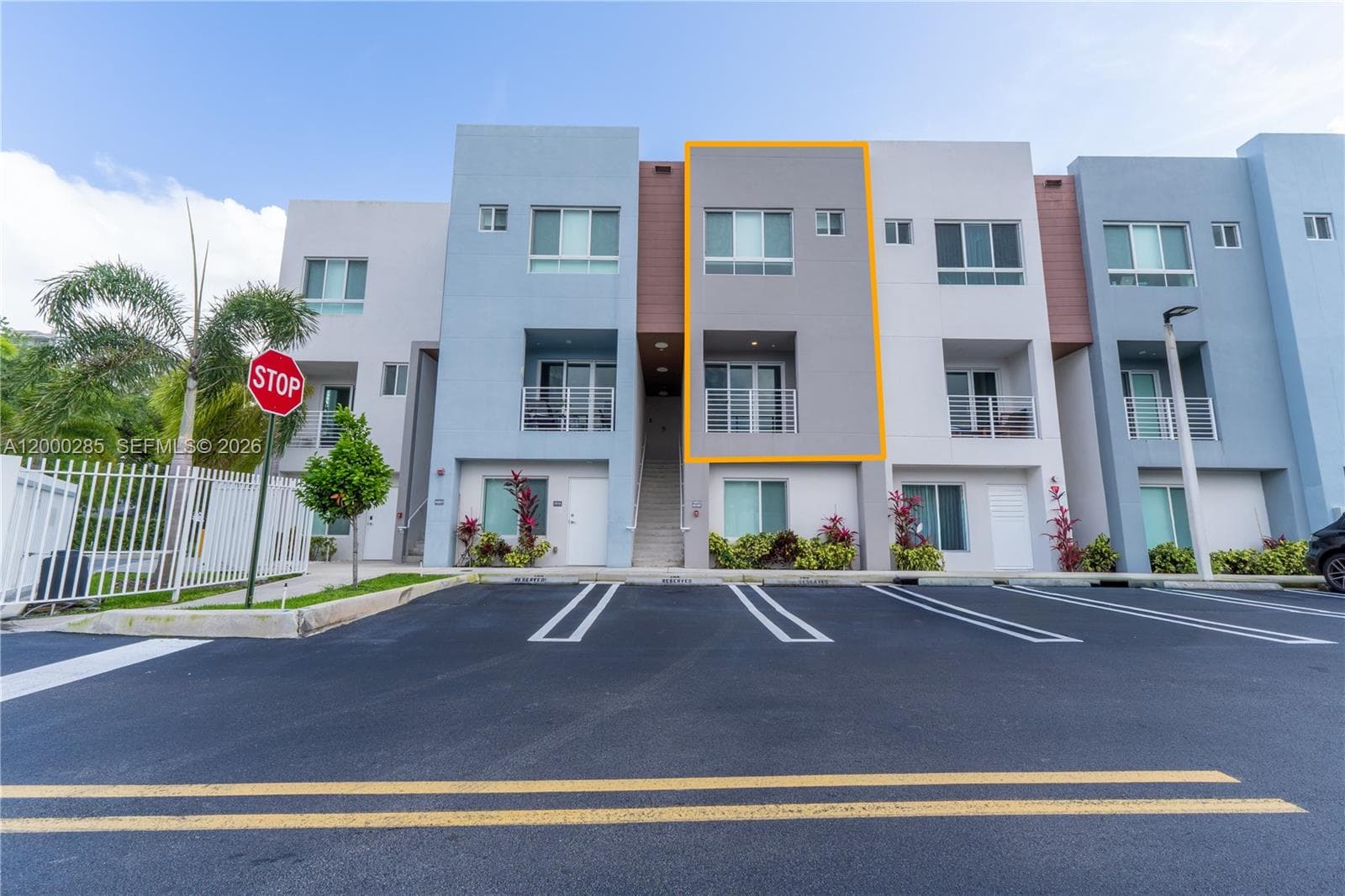 2505 NE 193rd St # 4215, Miami, FL 33180 photo 2