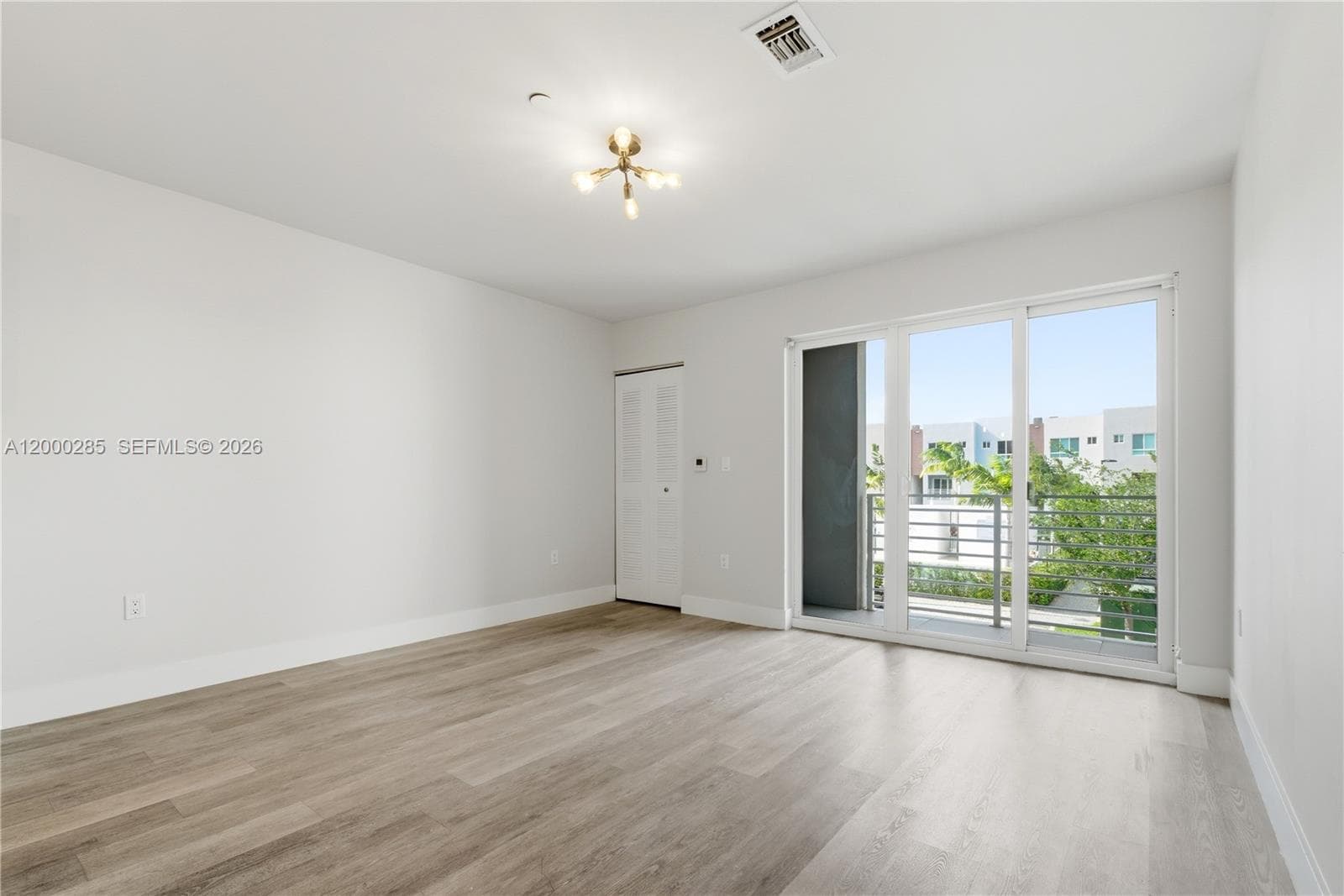 2505 NE 193rd St # 4215, Miami, FL 33180 photo 5