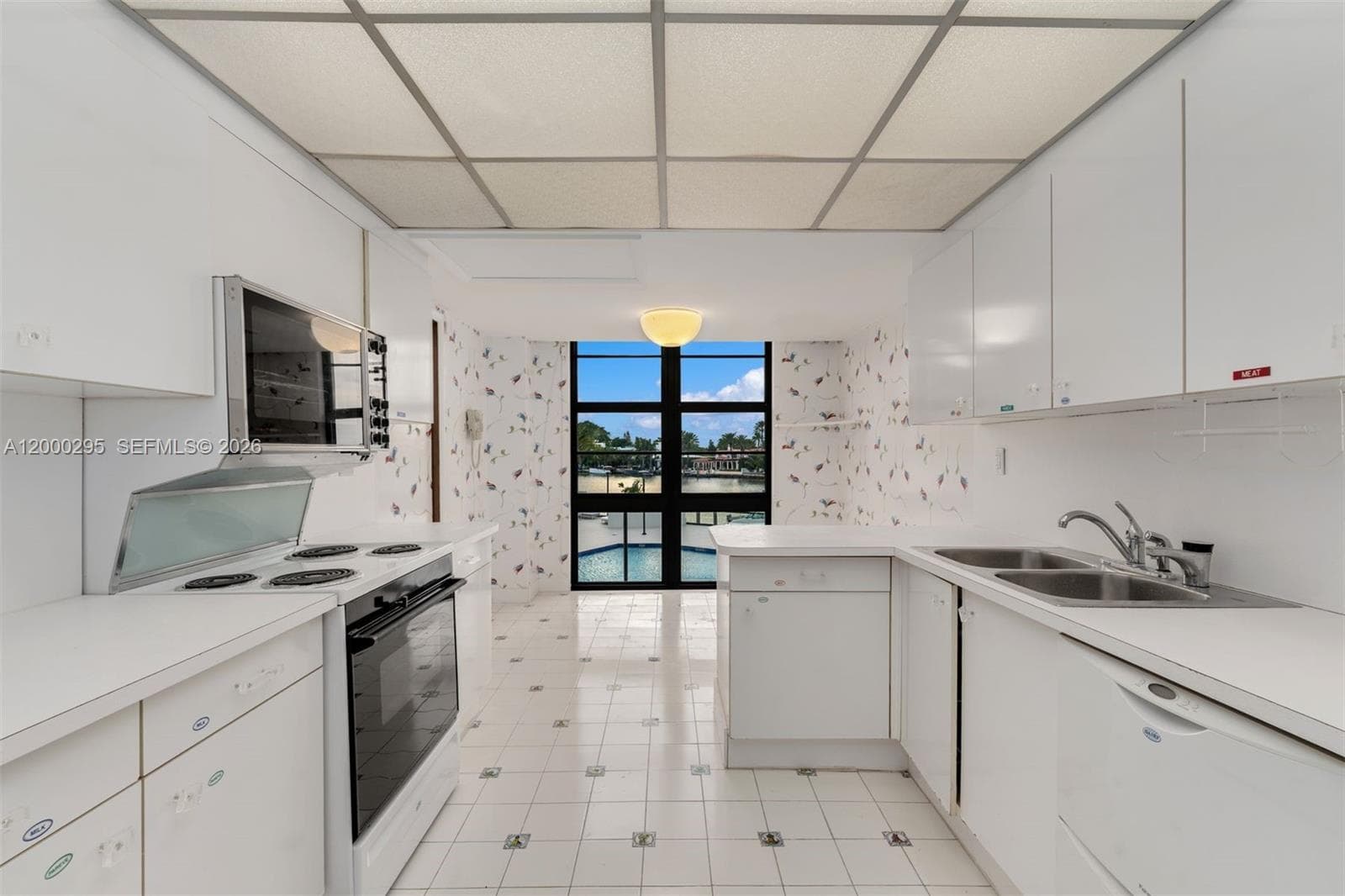 5500 Collins Ave # 304, Miami Beach, FL 33140 photo 4