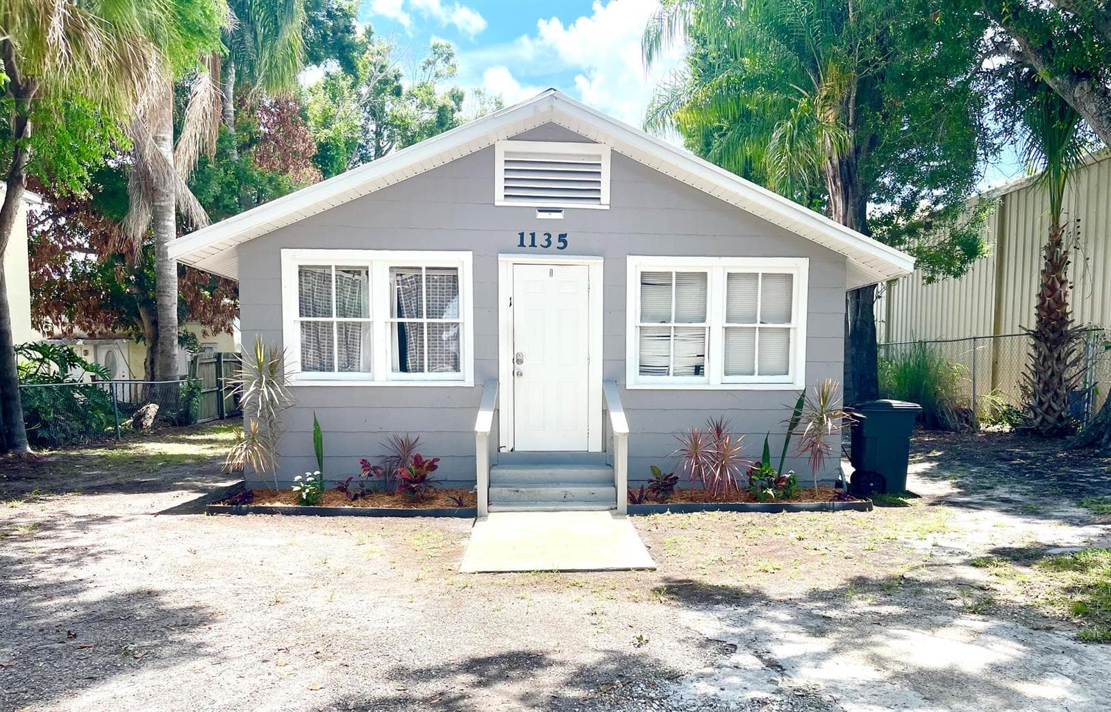 1135 17th Place, Vero Beach, FL 32960 photo 2