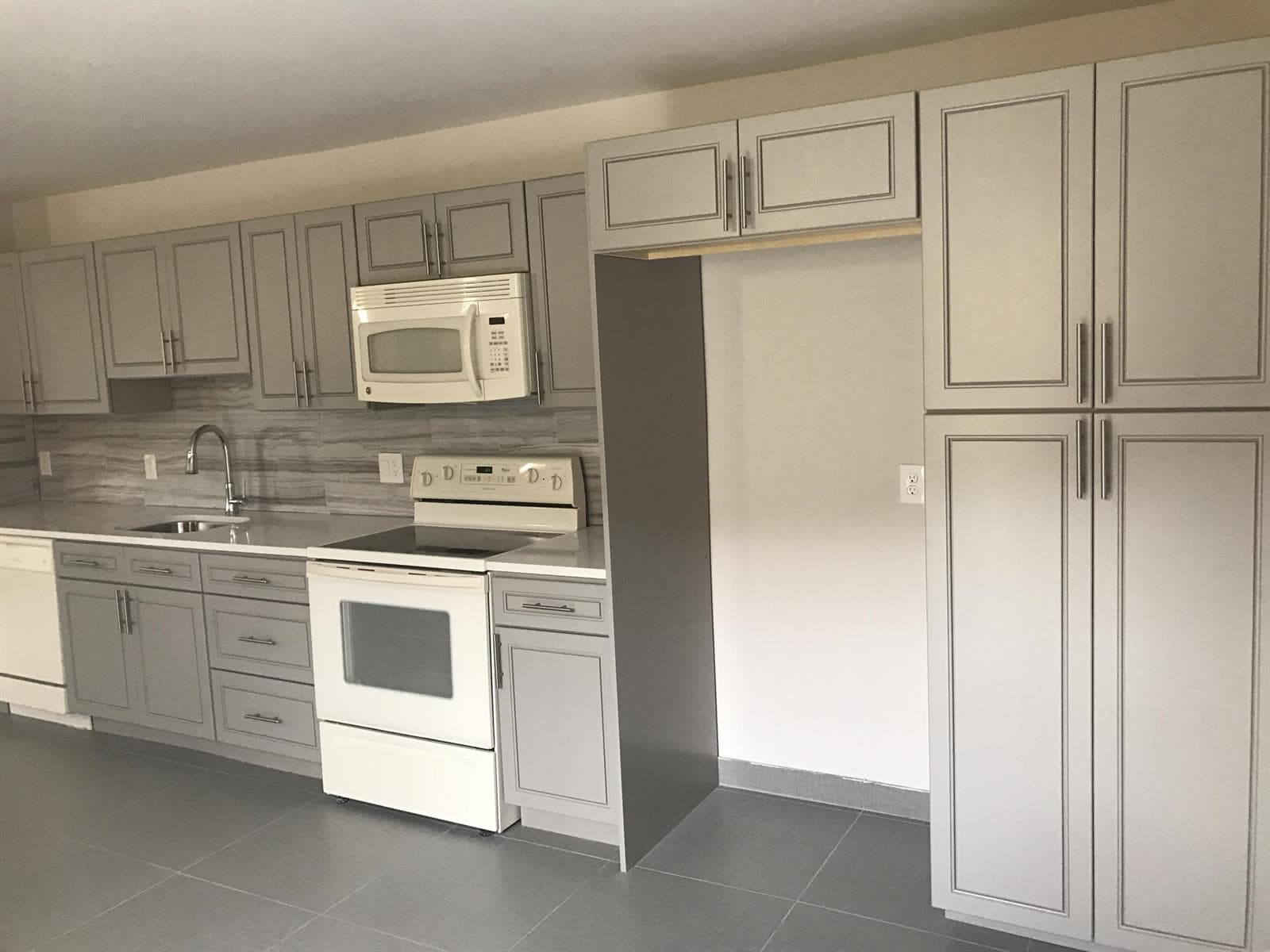 142 SW 8th Avenue # Apt D, Delray Beach, FL 33444