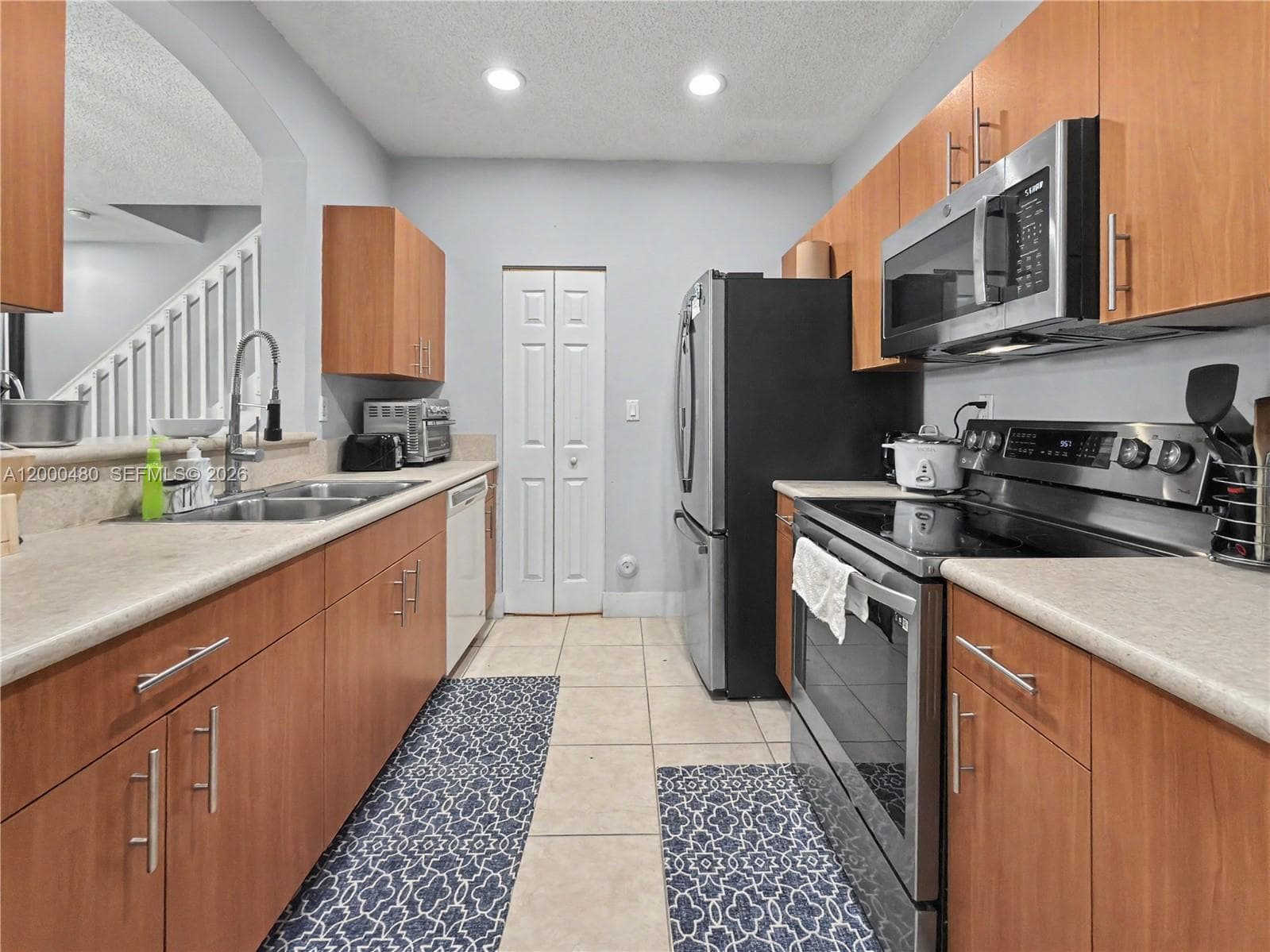 1033 NE 42nd Pl, Homestead, FL 33033 photo 4
