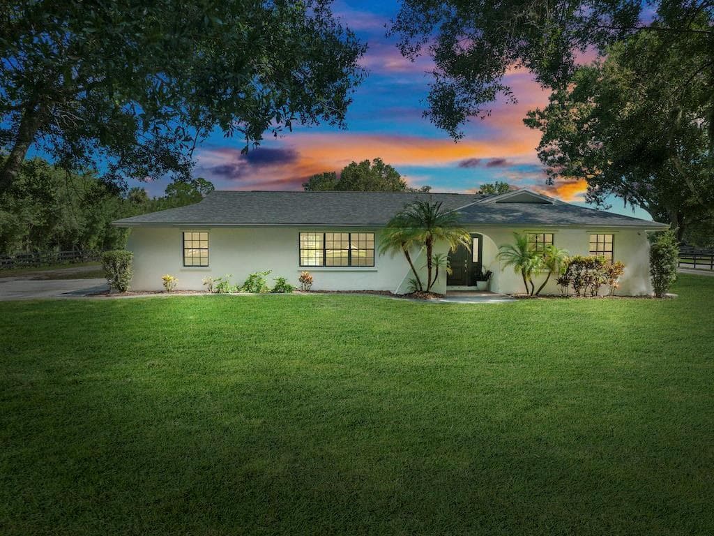8530 8th Street, Vero Beach, FL 32968 photo 4