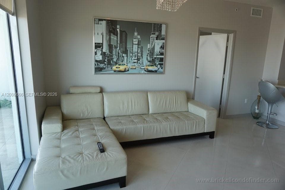 90 SW 3rd St # 3505, Miami, FL 33130 photo 2