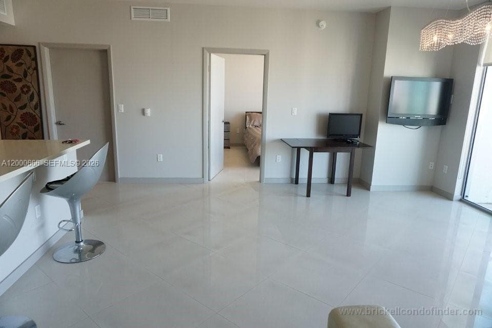 90 SW 3rd St # 3505, Miami, FL 33130 photo 5