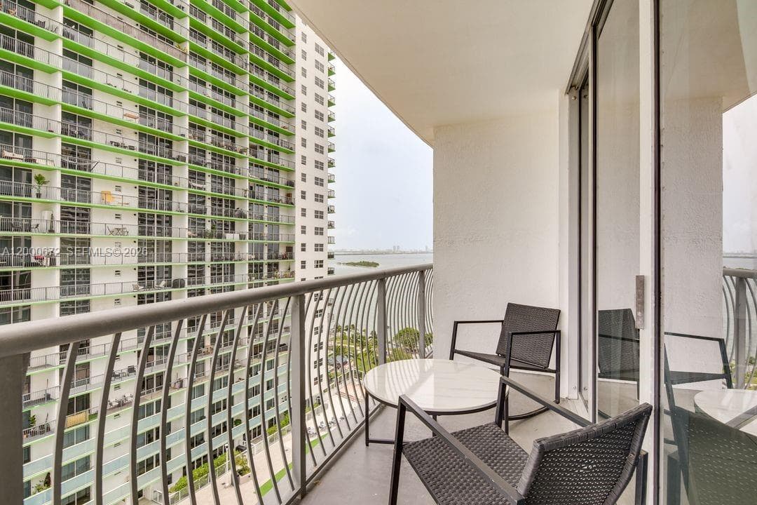 1750 N Bayshore Dr # 1909, Miami, FL 33132