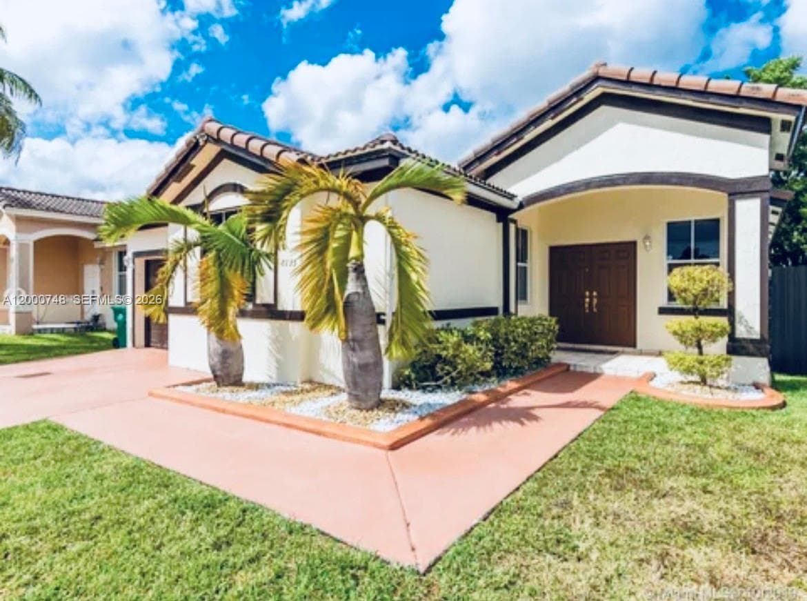 8135 NW 198th Ter, Hialeah, FL 33015 photo 3