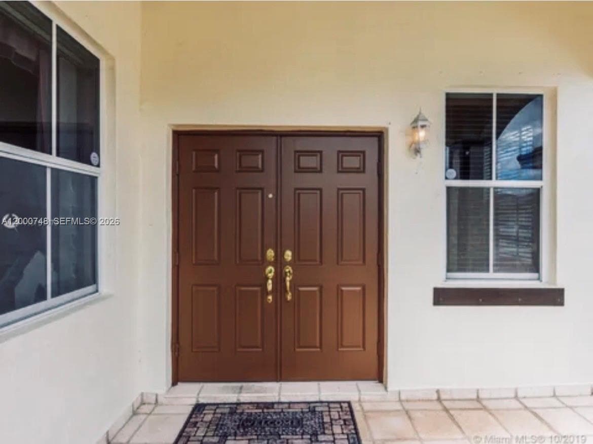 8135 NW 198th Ter, Hialeah, FL 33015 photo 4