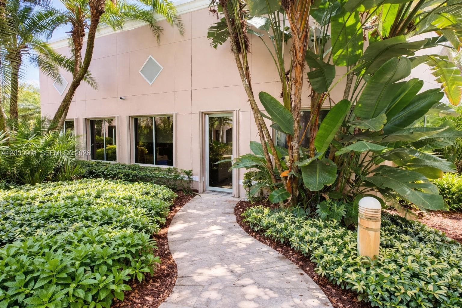 1545 N Park Dr, Weston, FL 33326