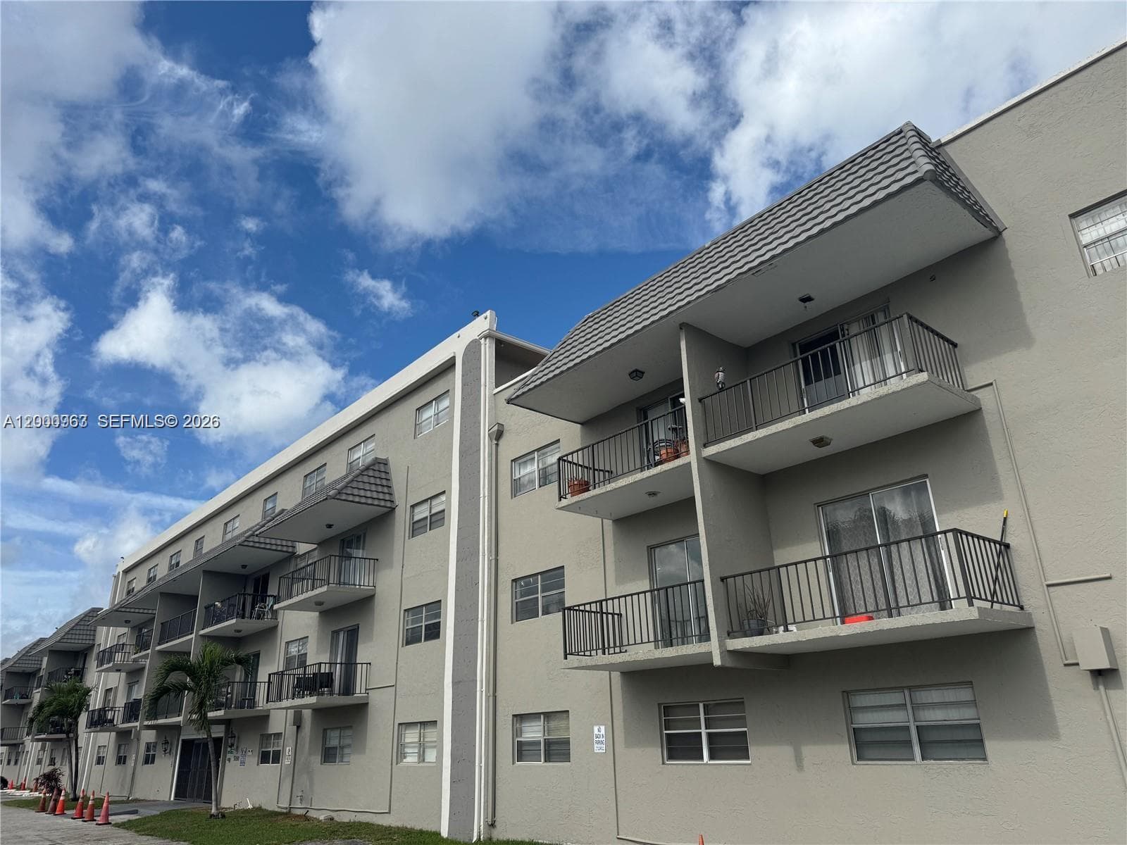 5100 SW 41st St # PH1, Pembroke Park, FL 33023 photo 4