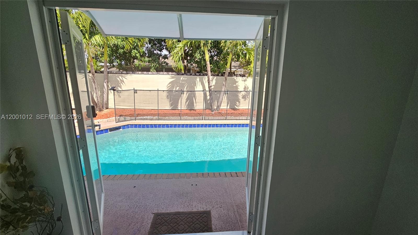 8421 NW 8th St, Pembroke Pines, FL 33024 photo 2