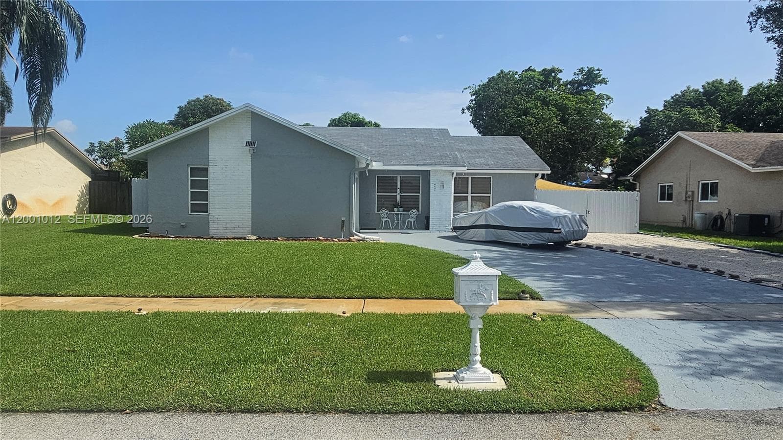 8421 NW 8th St, Pembroke Pines, FL 33024 photo 3