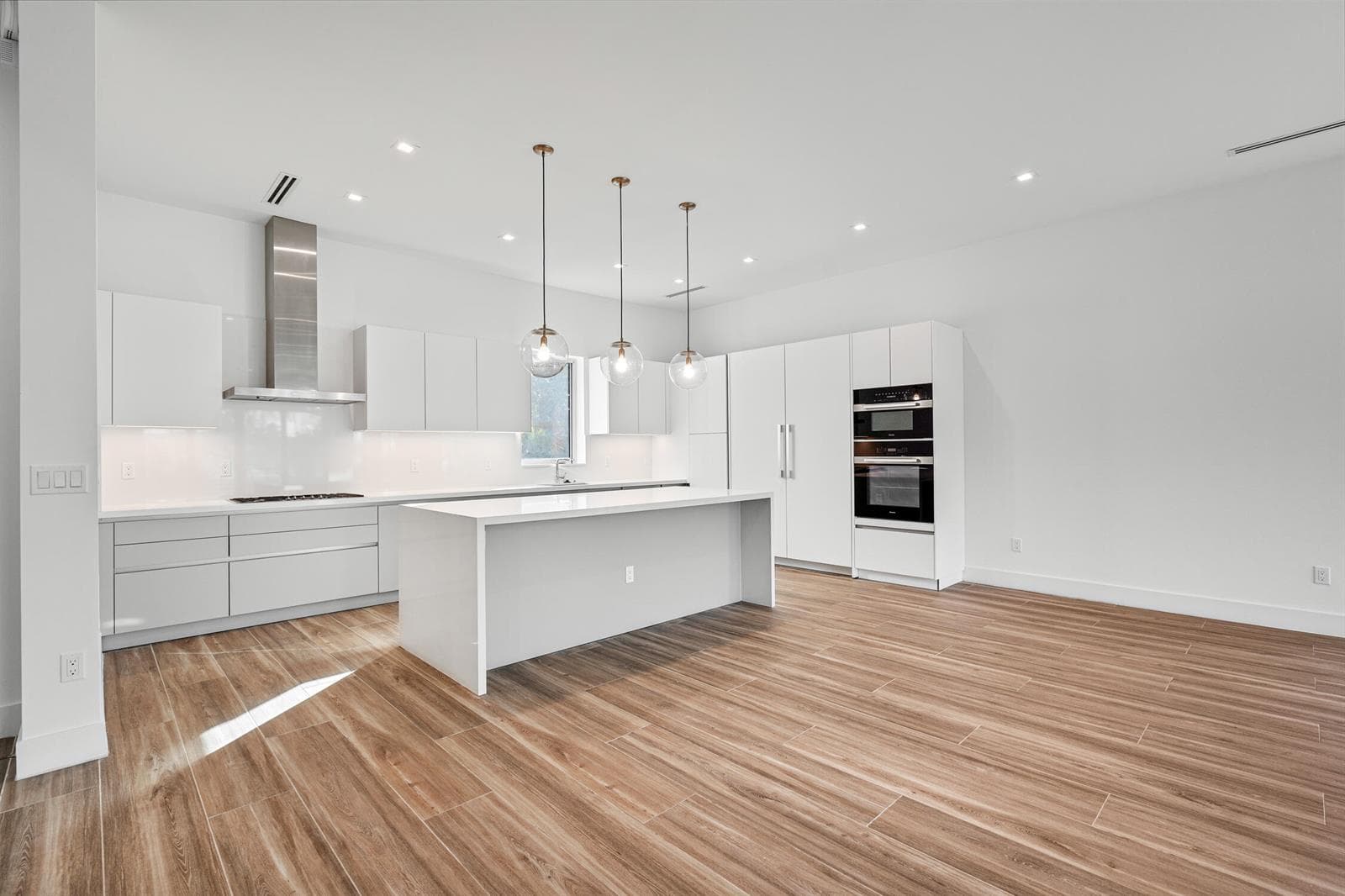 11 SE 11th Avenue, Fort Lauderdale, FL 33301 photo 2