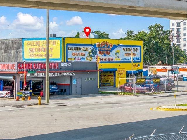 3030 NW 79th St, Miami, FL 33147 photo 3