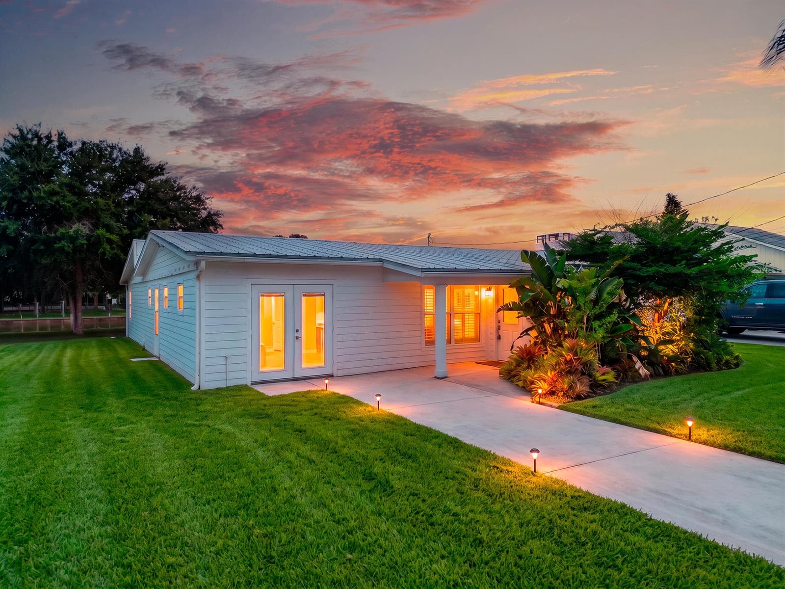 241 14th Place, Vero Beach, FL 32960 photo 3
