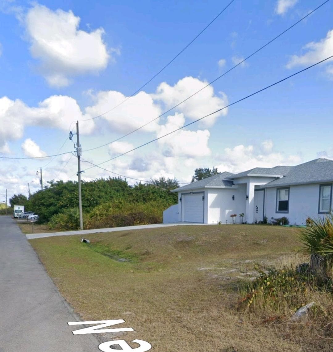 6006 Flora Avenue N, Lehigh Acres, FL 33971 photo 5