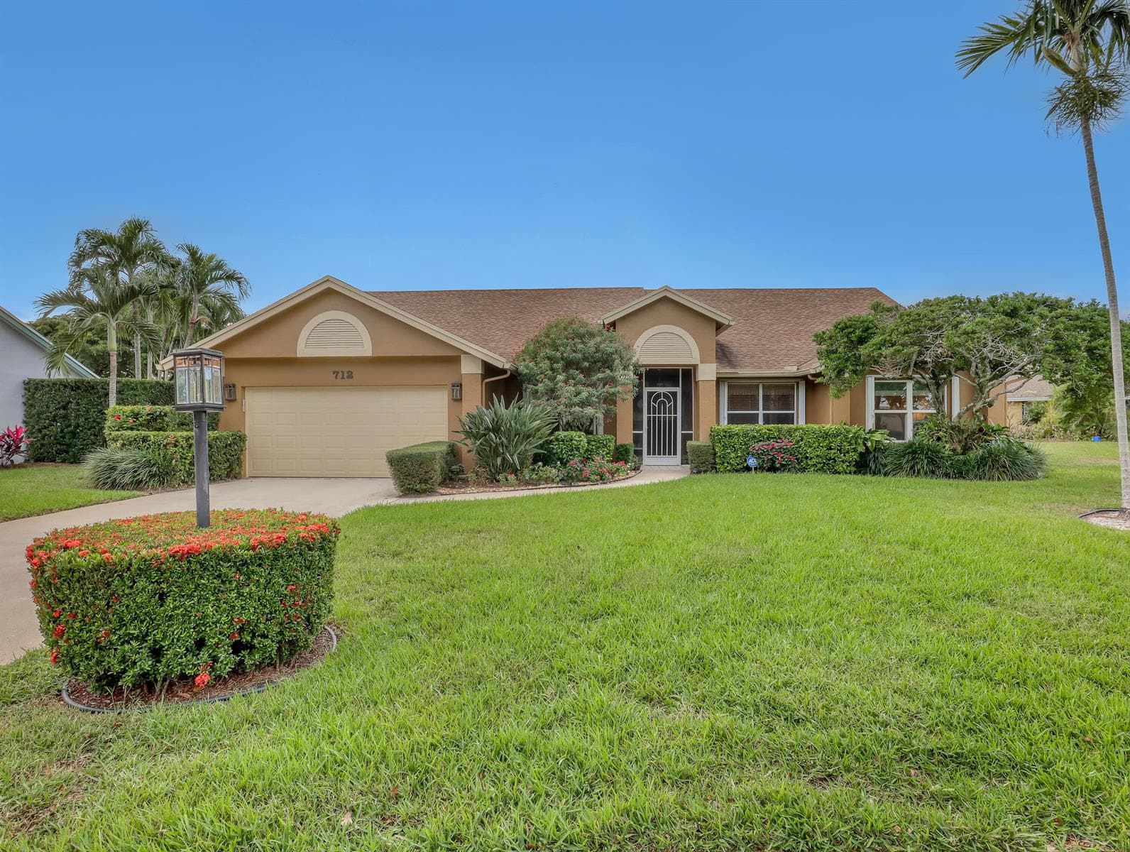 712 Golf Court, Delray Beach, FL 33445 photo 2