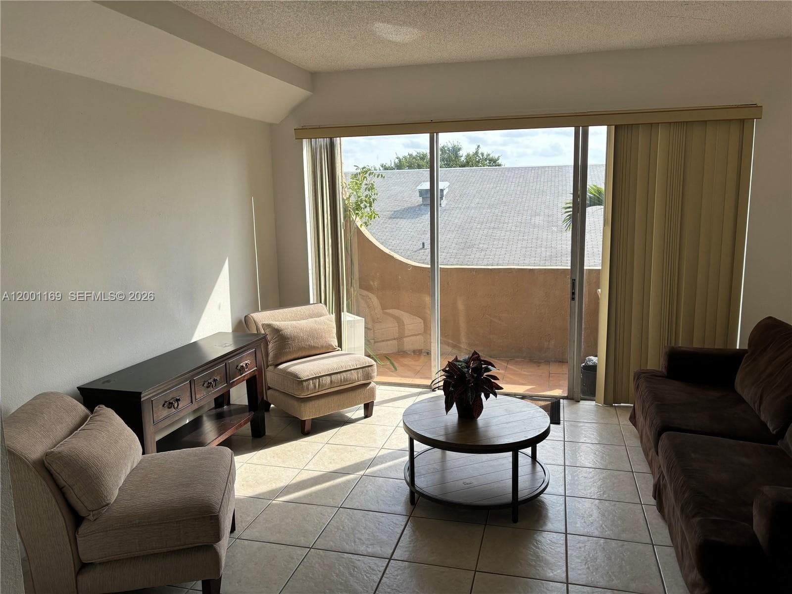 10900 SW 104th St # 303, Miami, FL 33176 photo 2