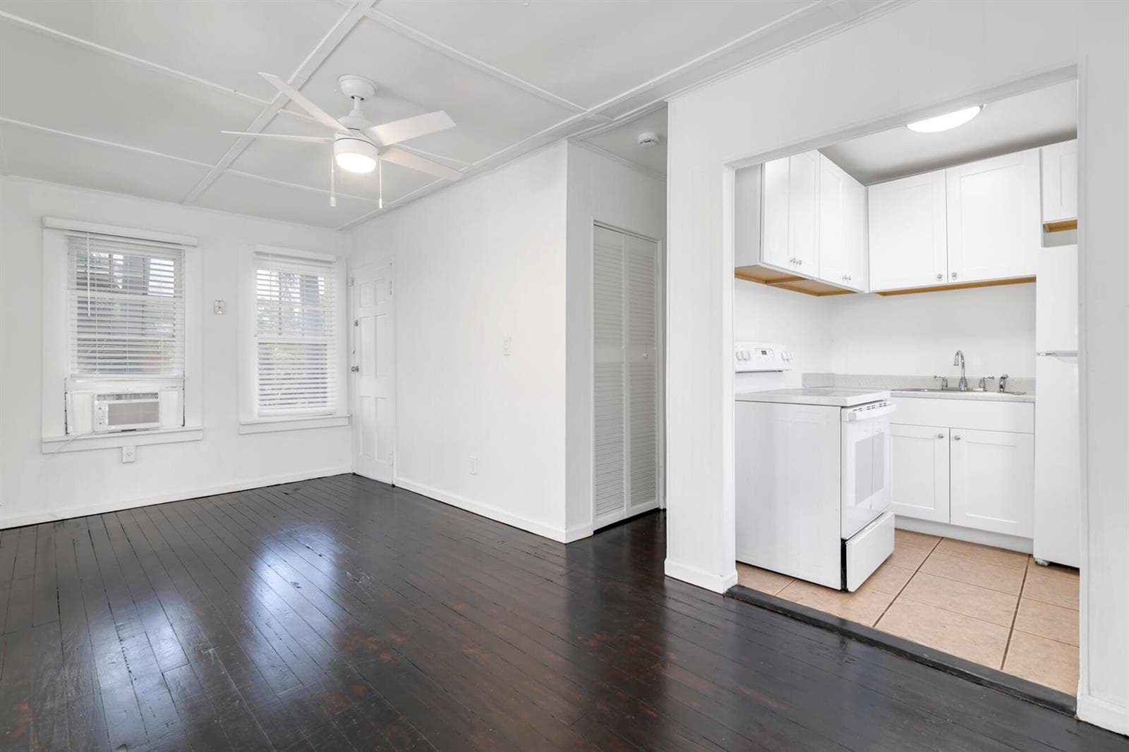 204 Conniston Road # Upstairs Apartment, West Palm Beach, FL 33405 photo 4