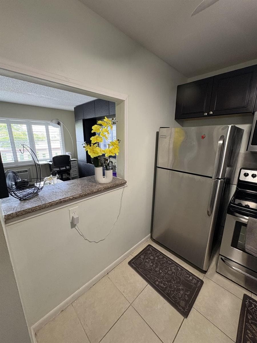 65 Preston B, Boca Raton, FL 33434 photo 3