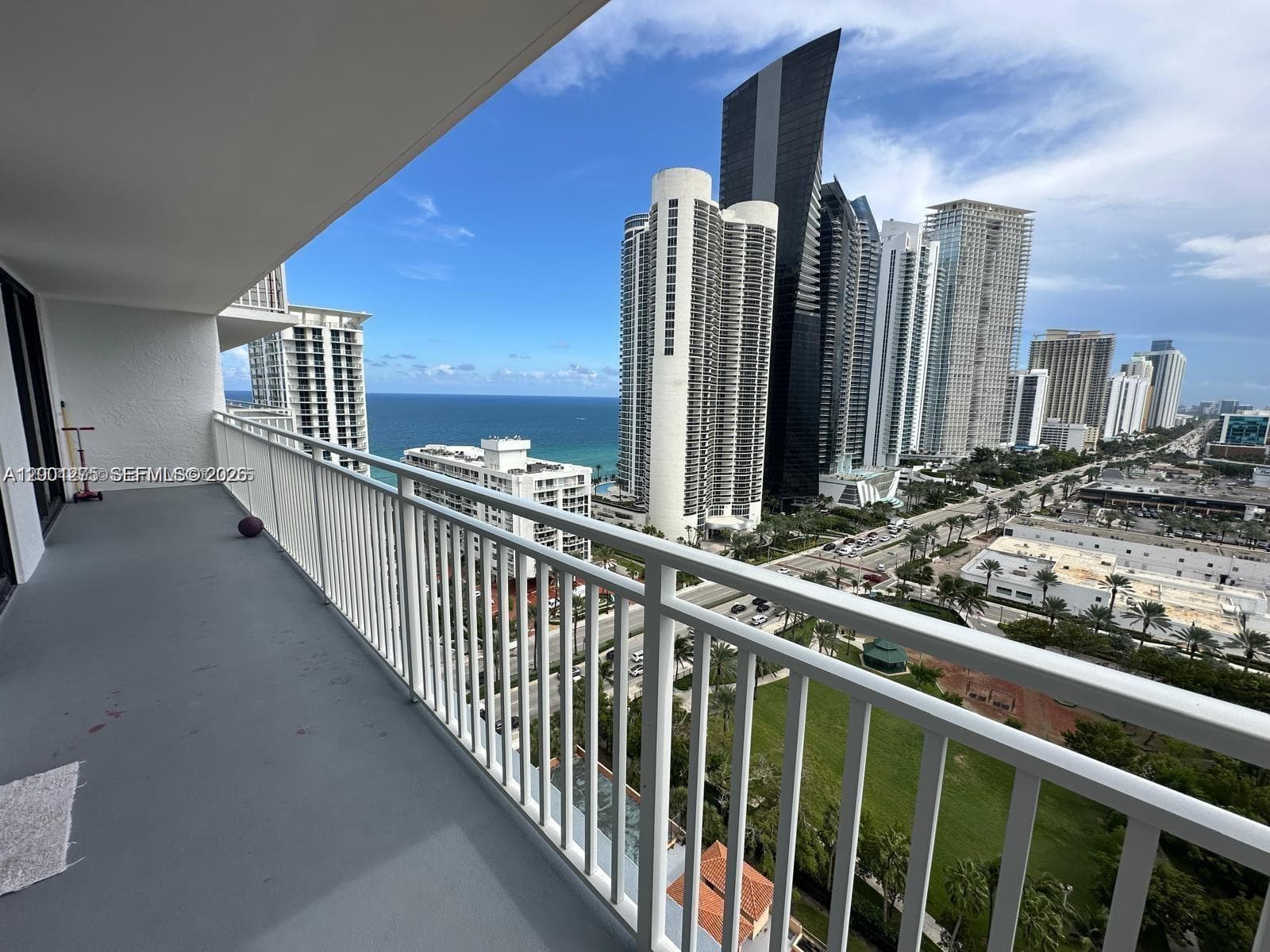 210 174th St # 2202, Sunny Isles Beach, FL 33160 photo 2