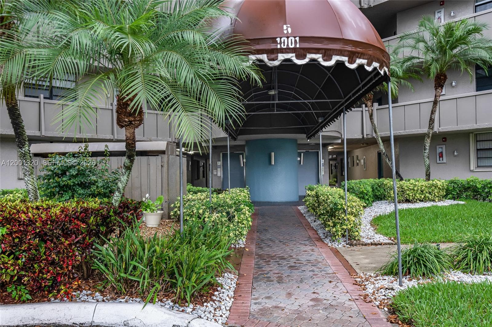 1001 Colony Point Cir # 503, Pembroke Pines, FL 33026 photo 2