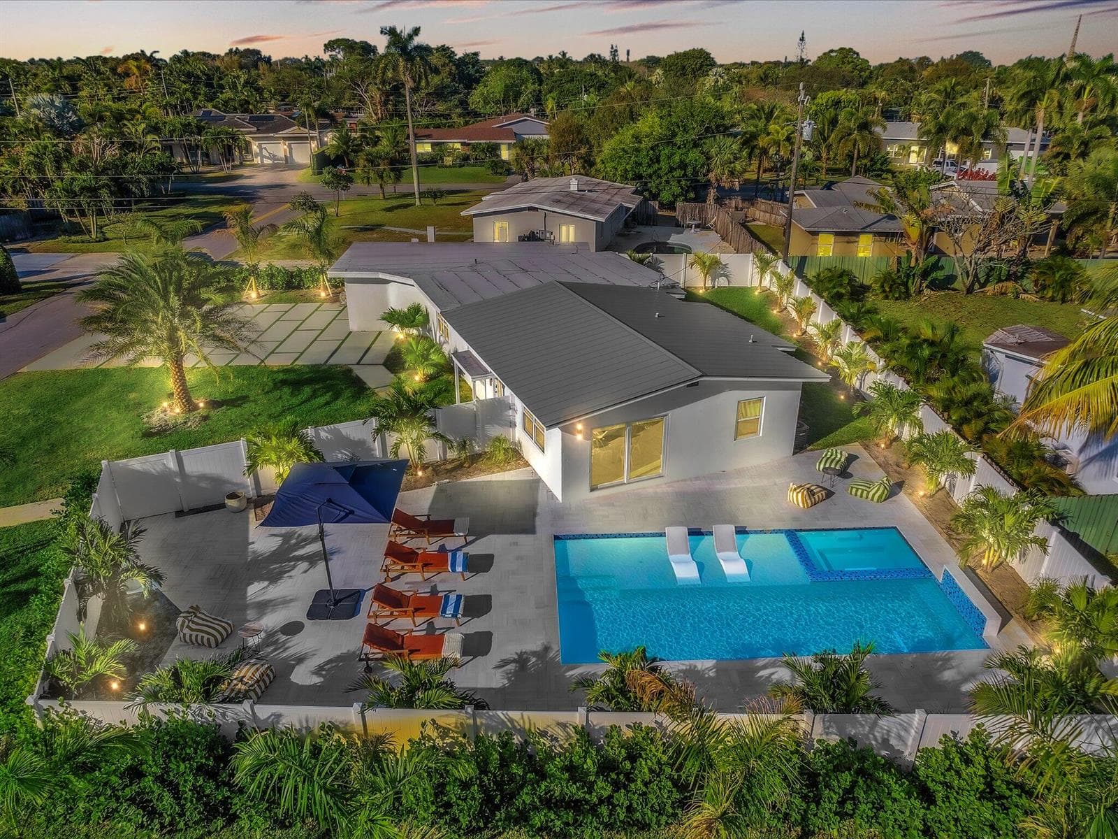 209 NE 27th Drive, Wilton Manors, FL 33334 photo 2