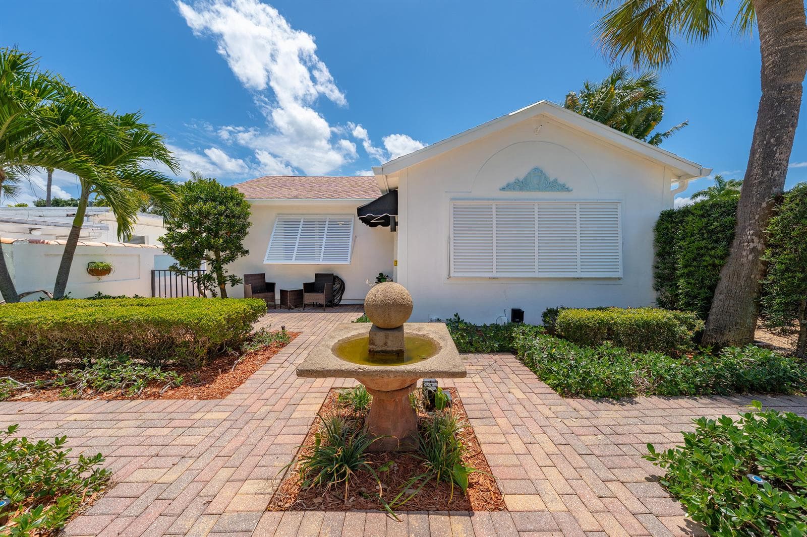 205 N 18th Ave Avenue N, FL 33460 photo 2