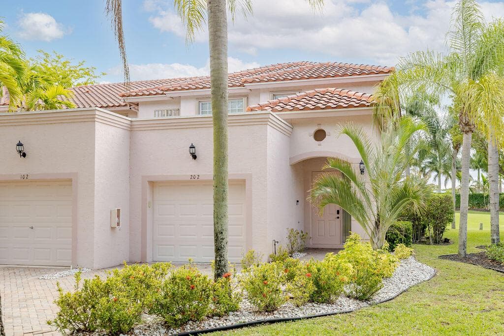 8050 Aberdeen Drive # 202, Boynton Beach, FL 33472 photo 5