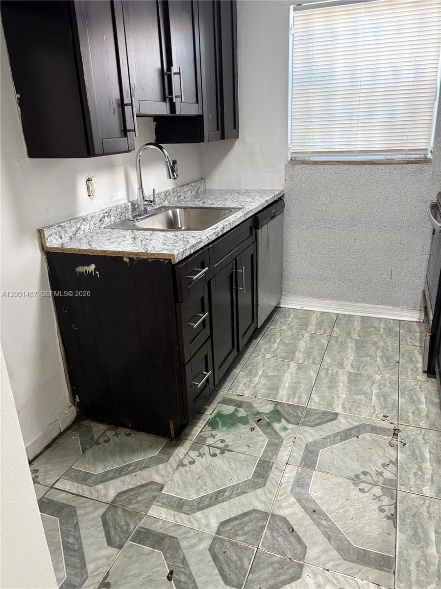270 NE 142nd St # 14A, Miami, FL 33161