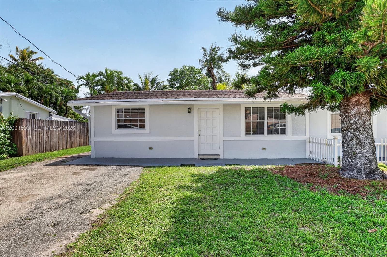 6878 SW 15th St, North Lauderdale, FL 33068 photo 2