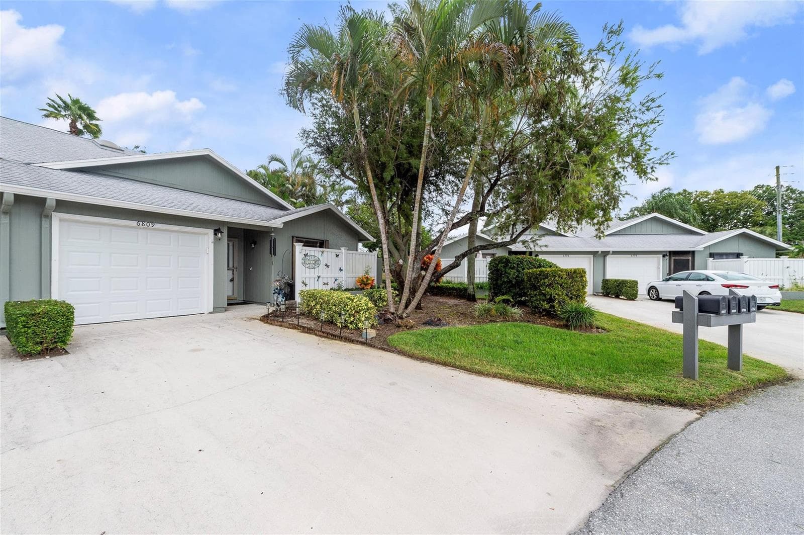 6809 SE Yorktown Drive, Hobe Sound, FL 33455 photo 3