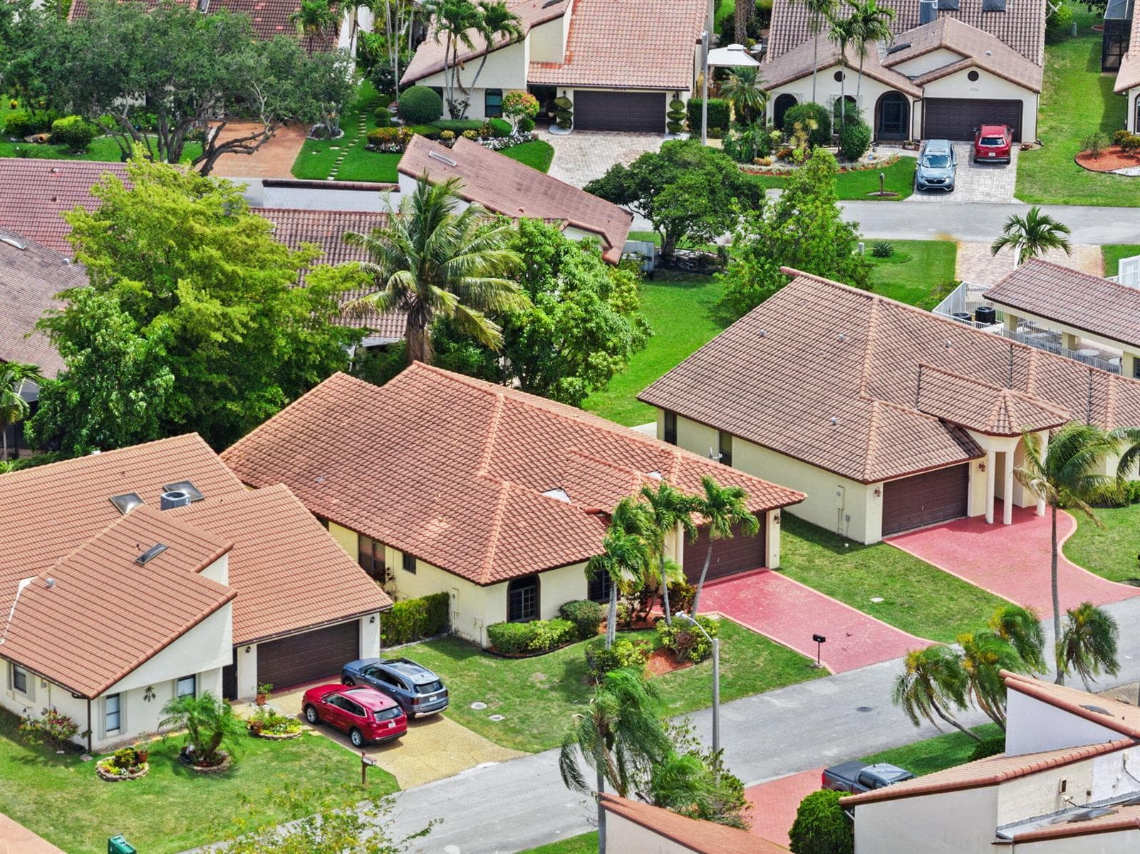 7039 Golf Pointe Circle, Tamarac, FL 33321 photo 2
