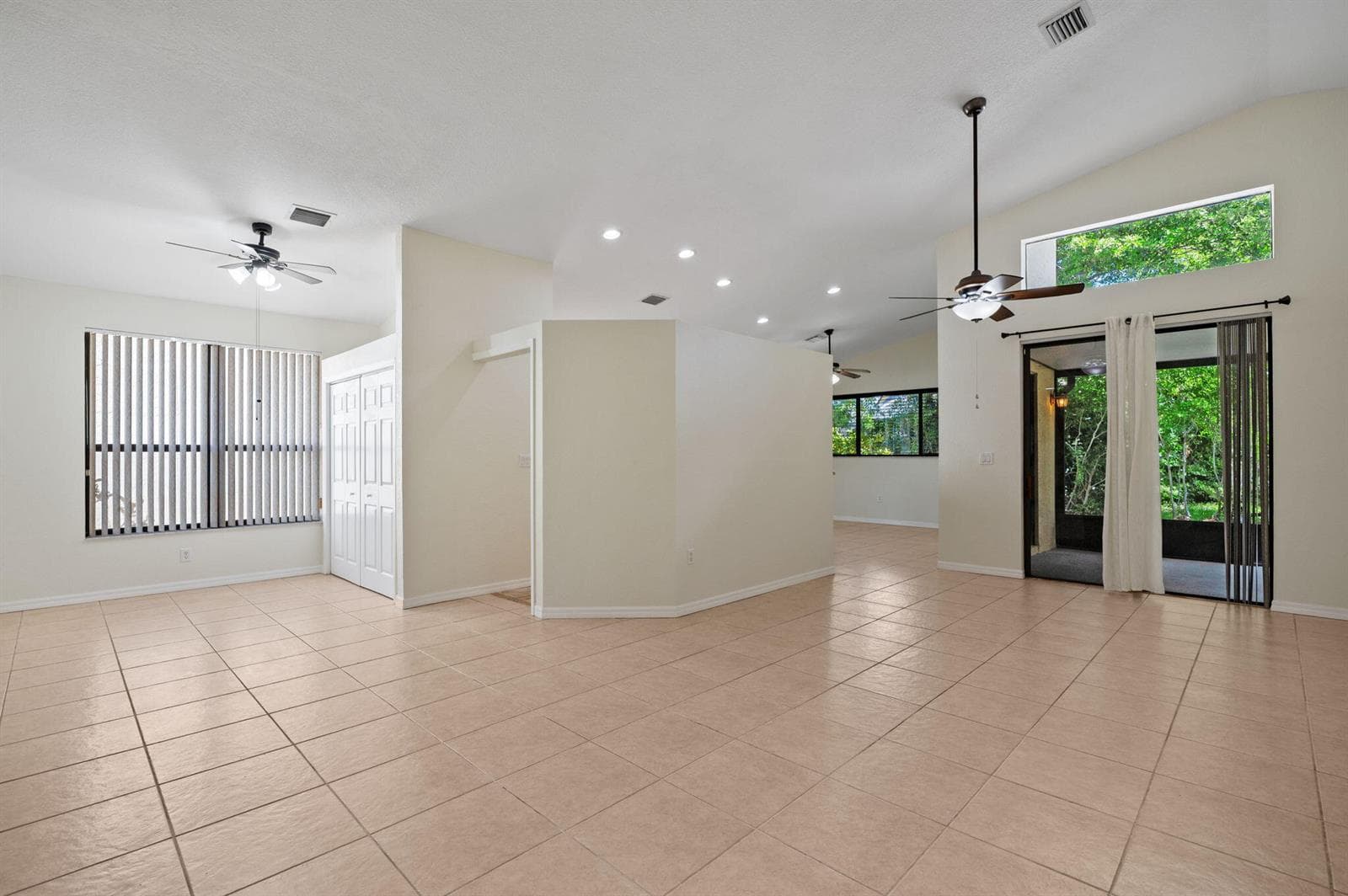7039 Golf Pointe Circle, Tamarac, FL 33321 photo 5